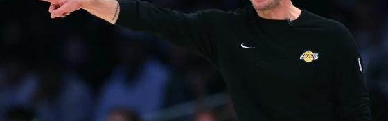 皇冠app-湖人防守极限反弹 雷迪克暴怒控场展现驾驭力