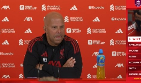 斯洛特谈基耶萨落选欧冠名单：他不满但是理解，这些天很努力训练