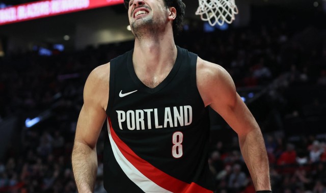 皇冠体育平台-开拓者vs勇士伤病报告：阿夫迪亚下背部酸痛缺阵，罗威不轮休