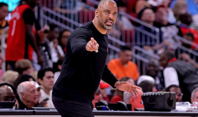 乌度卡：还未决定我们的新赛季首发阵容 小贾巴里今夏进步巨大