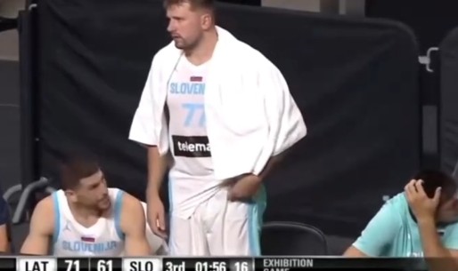 无大碍！东契奇已回到场边替补席 他希望继续上场但被队医阻止！