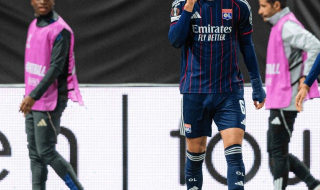 里昂1-0客胜乌德勒支，特斯曼下半场世界波制胜