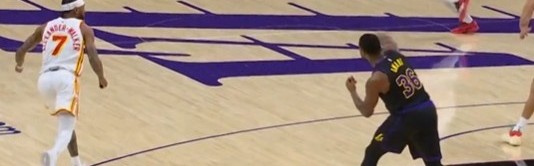 皇冠体育网址-就用了3秒！斯玛特拿到篮板后场单臂甩传詹姆斯暴扣