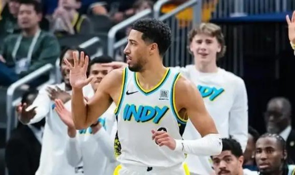 “最被高估之人”带队2比0！哈利伯顿强势回应质疑